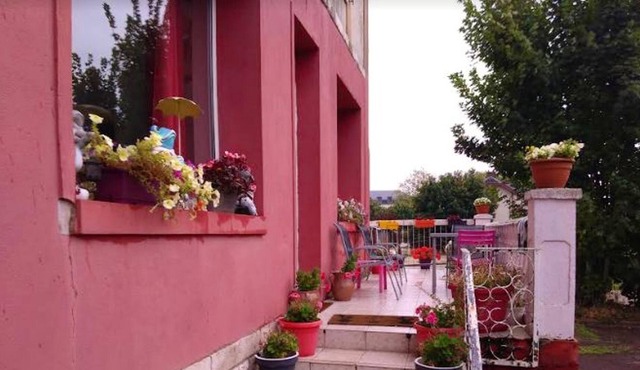 Homerez - Beautiful appartement for 8 ppl. with garden at Châteaudun