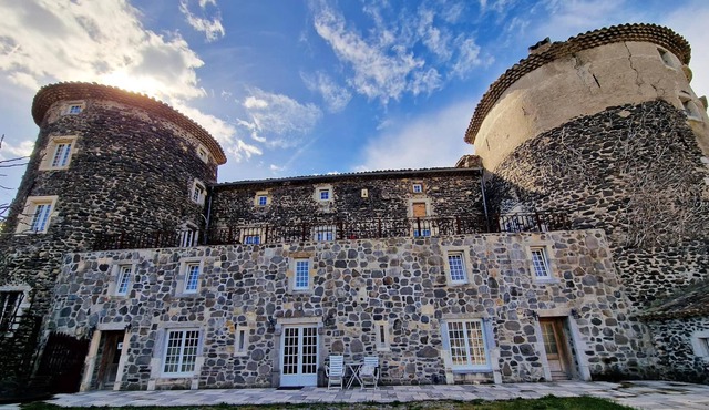 Homerez - Beautiful appartement for 6 ppl. with terrace at Chomérac