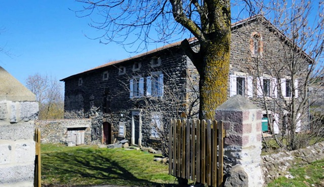 Homerez - Beautiful house for 4 ppl. with garden and terrace at Arlempdes