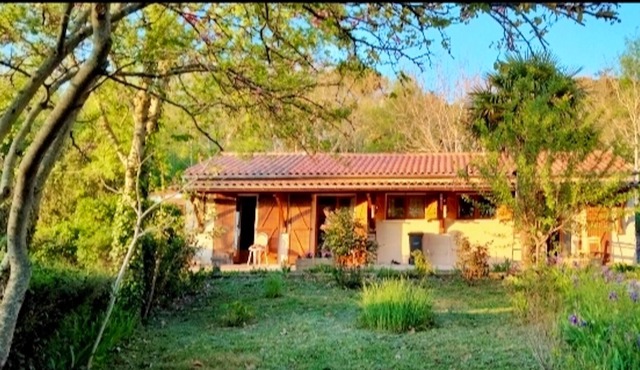 Homerez - Beautiful house for 2 ppl. with terrace at Lectoure