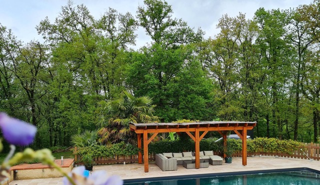 Homerez - Big appartement for 10 ppl. with shared pool and garden at Maurens