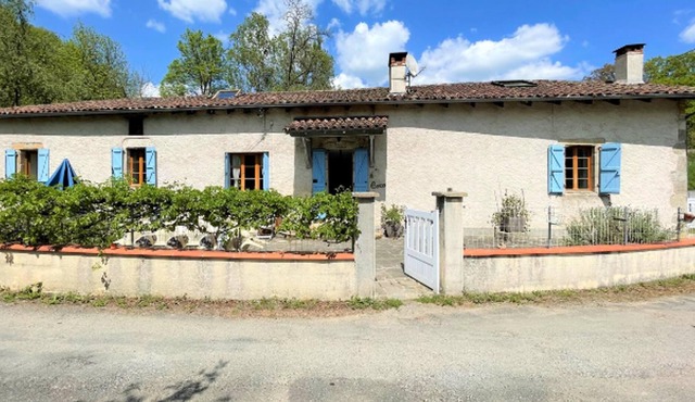 Homerez - Big house for 9 ppl. with terrace at Bagnac-sur-Célé