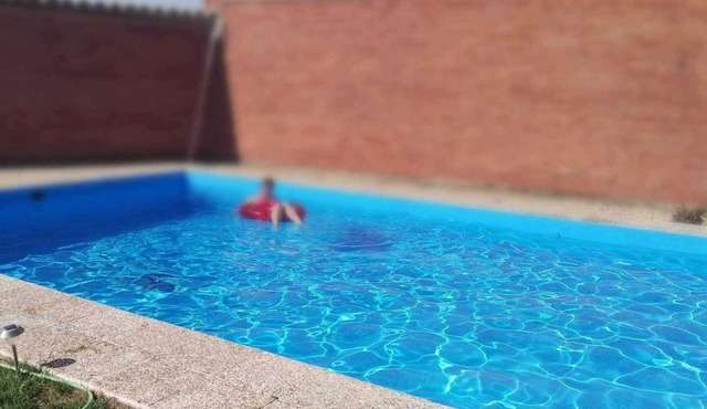 Homerez - Big house for 13 ppl. with swimming-pool and terrace at Babilafuente