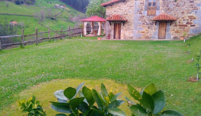 Homerez - Big house for 10 ppl. with jacuzzi, terrace and balcony at La Cavada