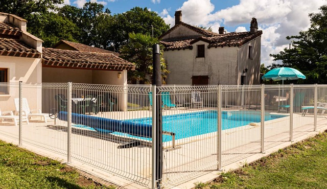 Homerez - Big villa for 10 ppl. with swimming-pool and terrace at Montlauzun
