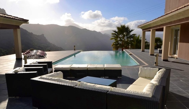 Homerez - Big villa for 12 ppl. with swimming-pool, garden and terrace at Ocana