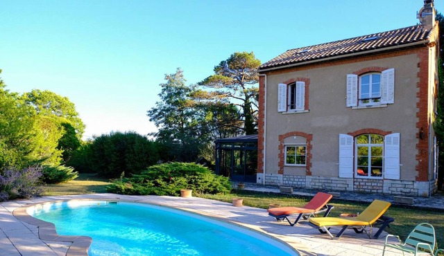 Homerez - Big villa for 15 ppl. with swimming-pool and terrace at Pontevès