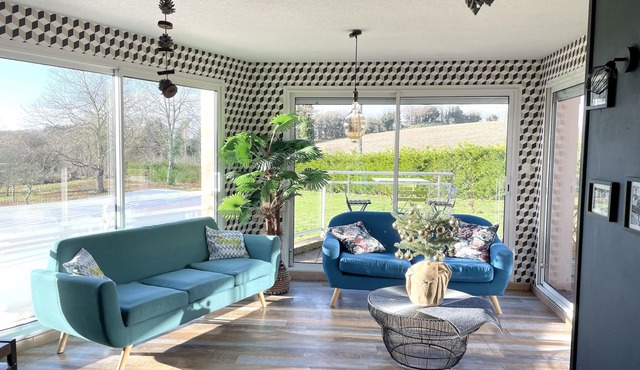 Homerez - Big villa for 14 ppl. with spa and terrace at Saint-Hernin