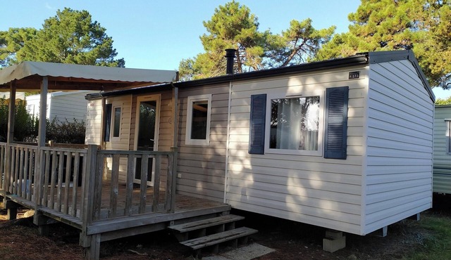 Homerez - Bungalow in Argences-en-Aubrac with Pool