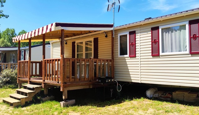 Homerez - Bungalow for 8 ppl. with shared pool and garden at Veuzain sur Loire