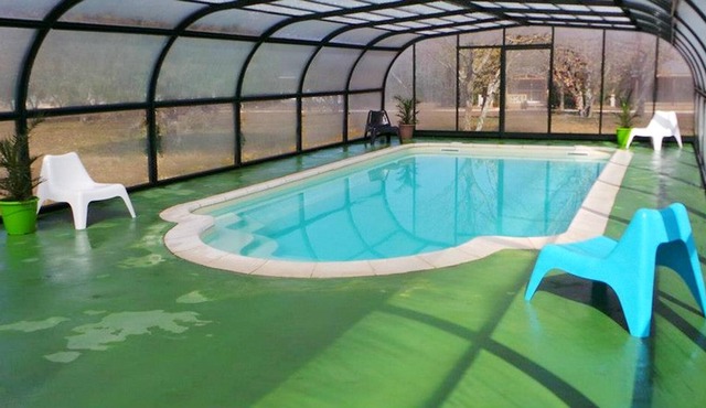 Homerez - Bungalow for 6 ppl. with shared pool and terrace at Méjannes-le-Clap