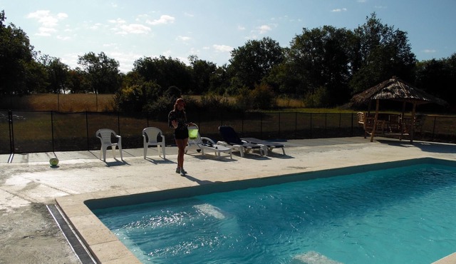 Homerez - Bungalow 12 km away from the beach for 4 ppl. with shared pool