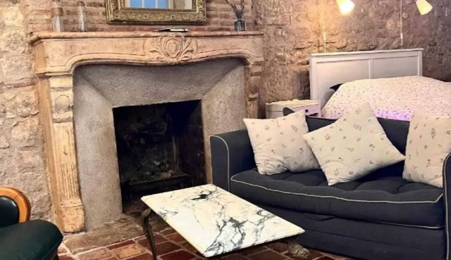 Homerez - Charming Studio in La Charité-sur-Loire