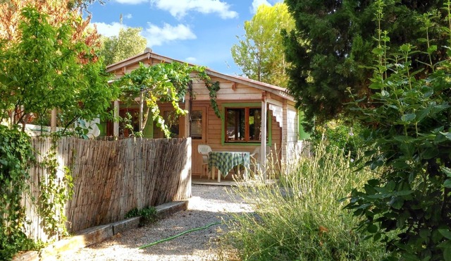 Homerez - Chalet in Poussan with garden