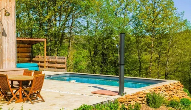 Homerez - Charming Villa with Private Pool in Castels