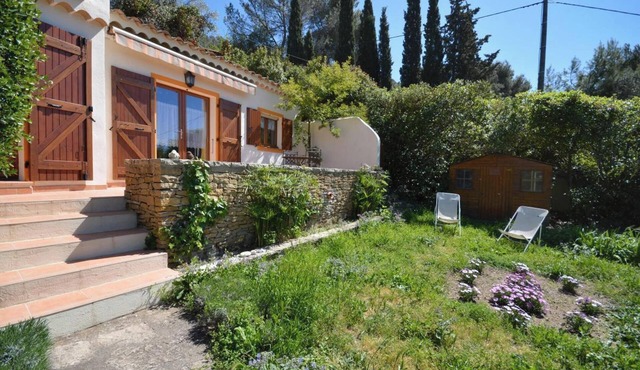 Homerez - Character House in Ceyreste - Terrace and Fenced Garden