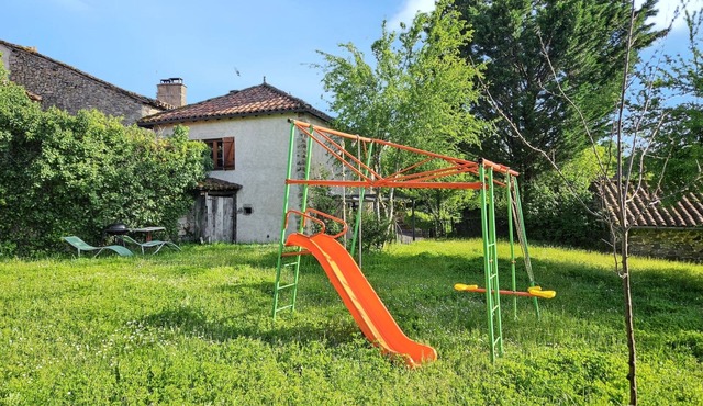 Homerez - Charming House Peyrusse le Roc, Garden