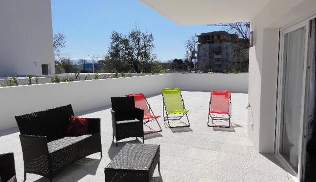 Homerez - Charming Apartment in Perpignan with Terrace