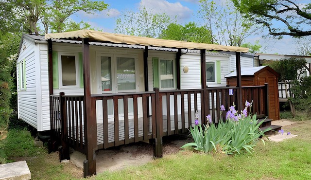 Homerez - Charming Bungalow in Sampzon 32 m² with Mountain View