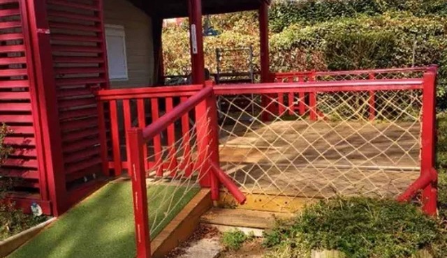 Homerez - Charming Chalet with Lake View