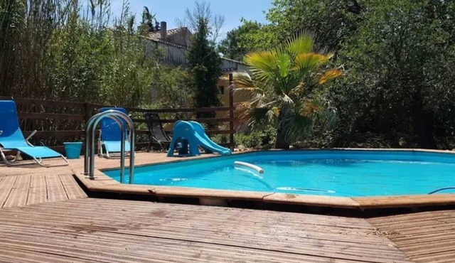 Homerez - Charming Chalet near Orange with Shared Pool