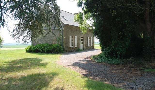 Homerez - Charming house with garden in Jugon-les-Lacs