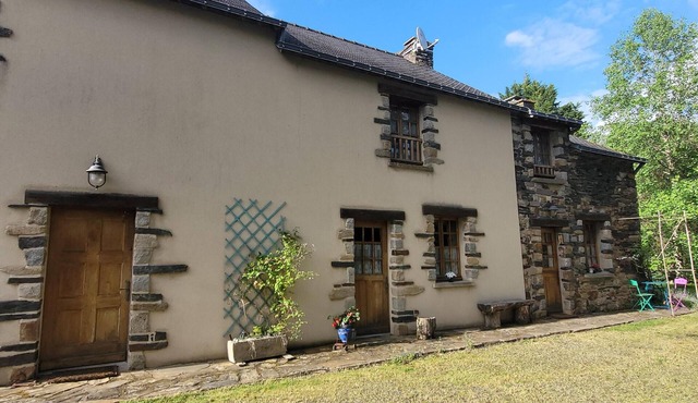 Homerez - Charming house in Sainte-Marie with large garden