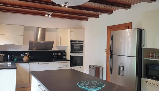 Homerez - Charming house in Bassemberg with a fenced garden