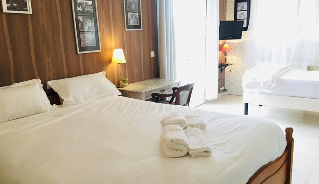 Homerez - Charming House in Saint-Géry with Shared Pool