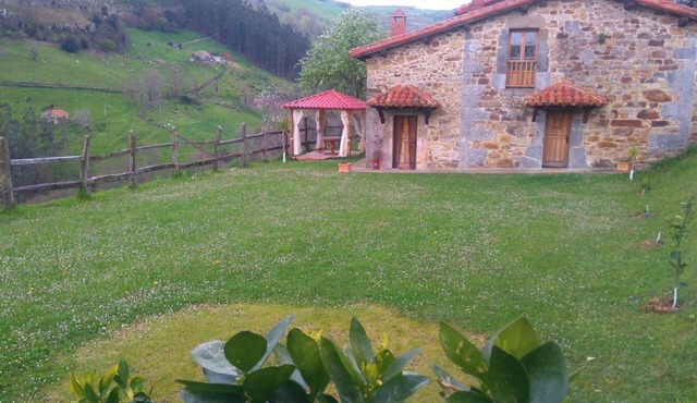 Homerez - Charming House in La Cavada with Jacuzzi
