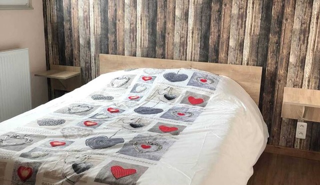 Homerez - Charming House in Munwiller with Terrace and Free Parking.