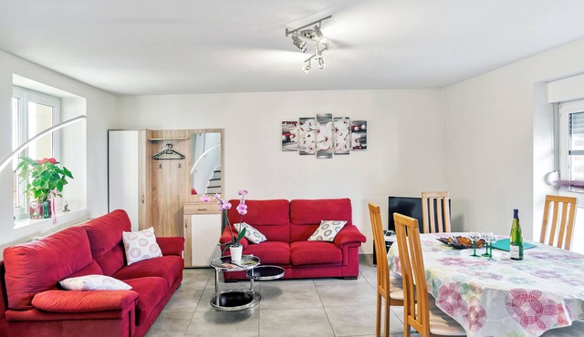 Homerez - Charming House in Stotzheim with Garden