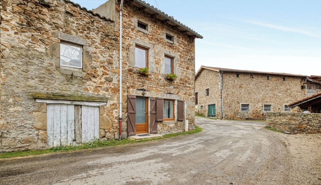 Homerez - Charming house in Valprivas with a private garden.