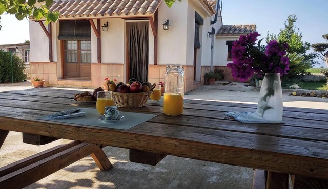 Homerez - Charming House Deltebre + Private Pool