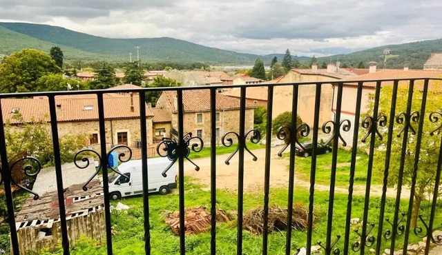Homerez - Charming House in Vinuesa with Garden View