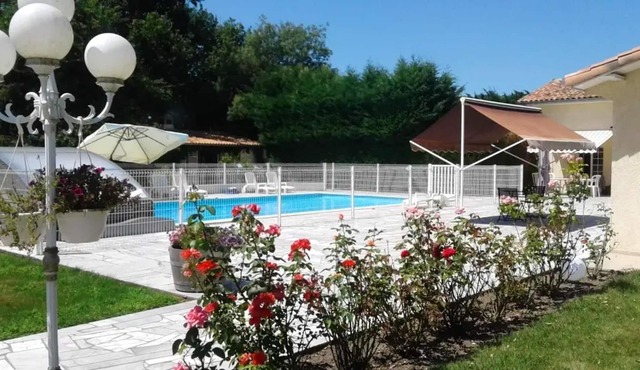 Homerez - Charming House in Bégadan with Shared Pool