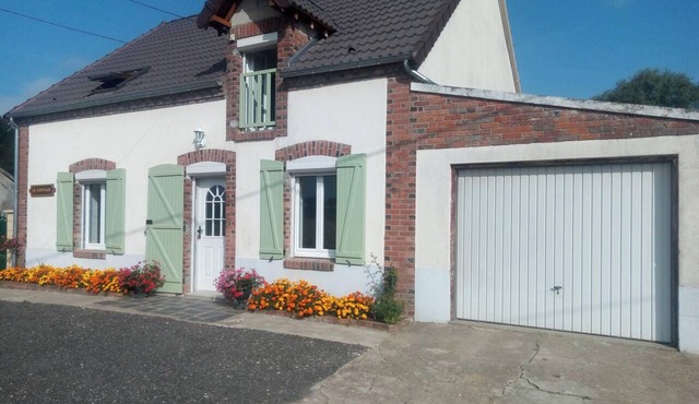 Homerez - Charming House in Bléneau with Garden and Modern Amenities