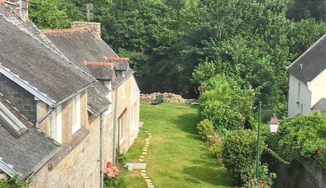 Homerez - Charming House in Huelgoat with Terrace and Garden