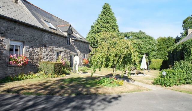 Homerez - Charming House in Le Mené, piano and garden