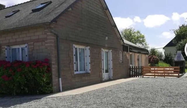 Homerez - Charming House in Matignon with Enclosed Garden