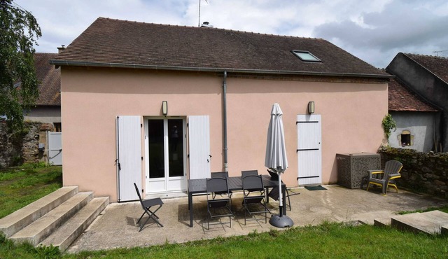 Homerez - Charming house in Souvigny with jacuzzi