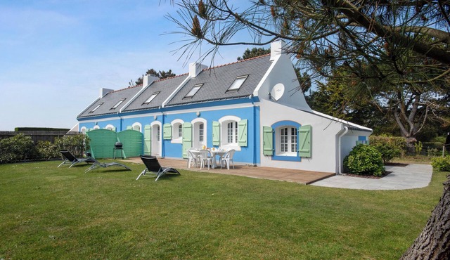 Homerez - Charming House in Bangor with Garden and Fireplace