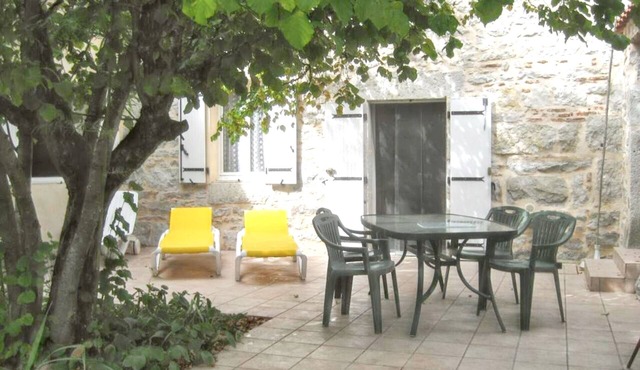 Homerez - Charming House in Cajarc with Garden