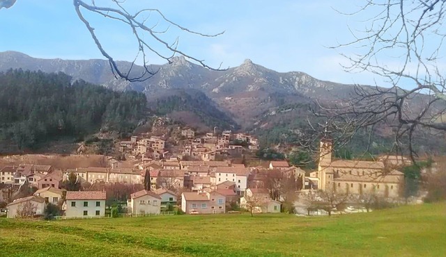 Homerez - Charming house in Jaujac with terrace and plancha