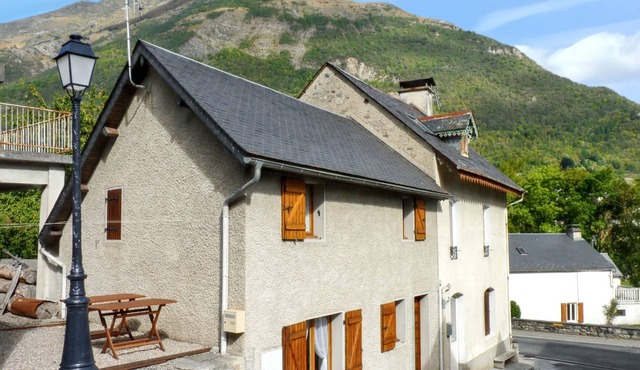 Homerez - Charming house in Sassis with mountain view