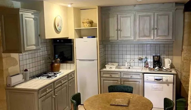 Homerez - Charming House in Vitrac with Garden and Terrace