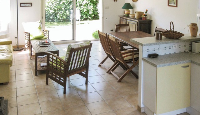 Homerez - Charming House in Ambon + Enclosed Garden