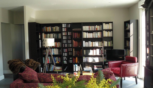 Homerez - Charming House in Arsac with Terrace and Garden