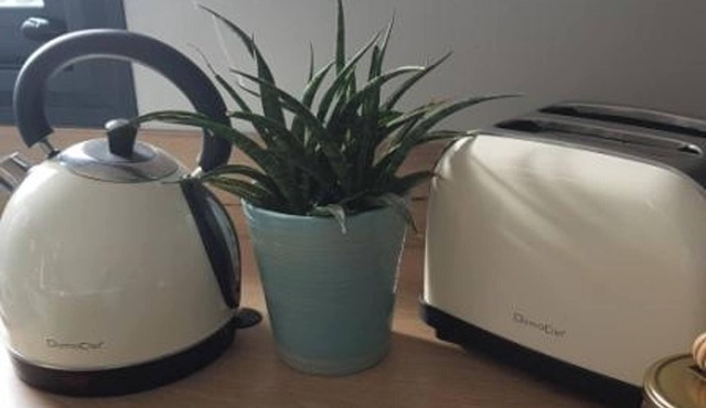 Homerez - Charming House with Garden in Mornas