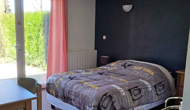 Homerez - Charming Studio in Treignac with 22 m² Terrace